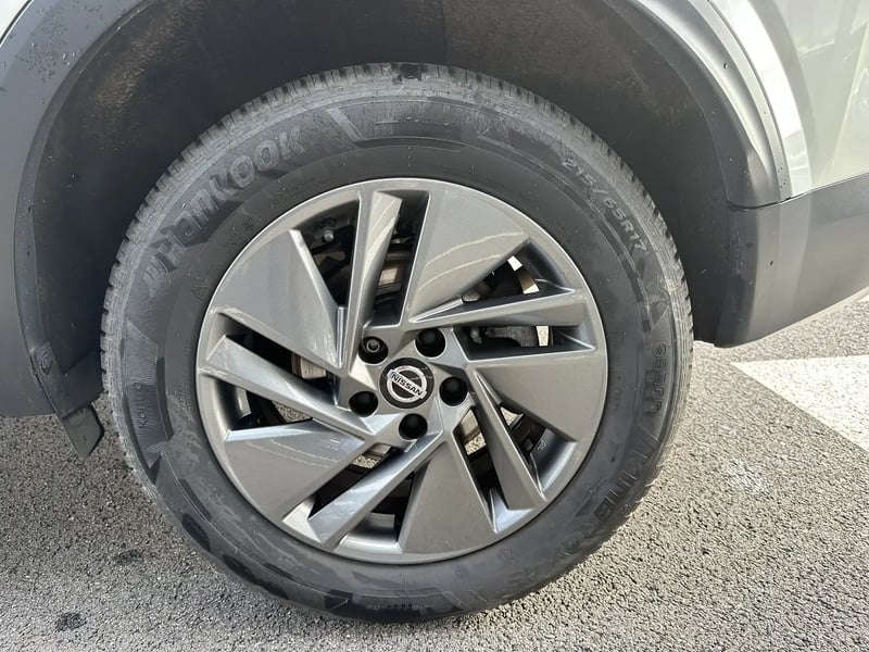 Photo de la voiture NISSAN QASHQAI Mild Hybrid 140 ch Acenta