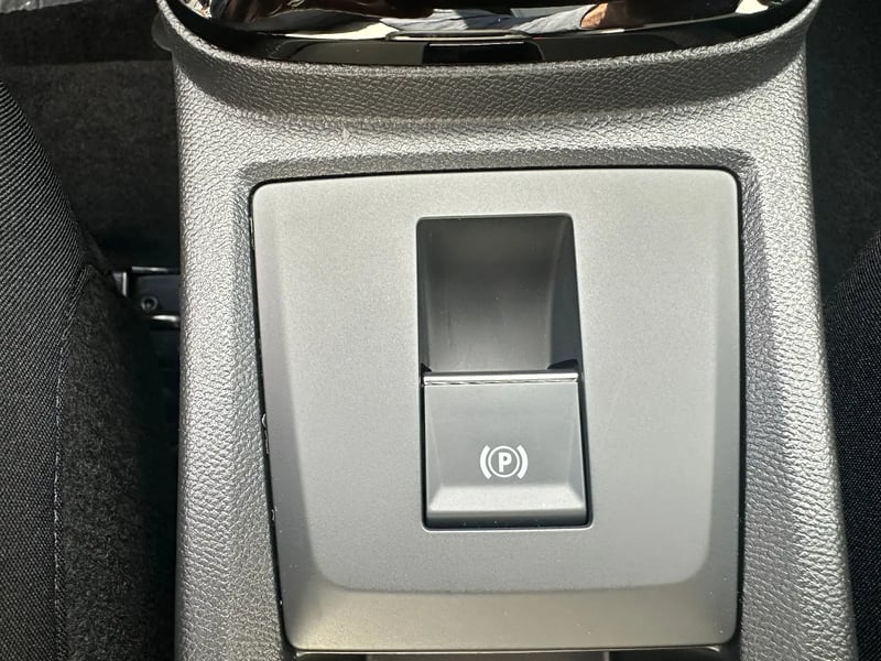 Photo de la voiture CITROEN C3 AIRCROSS Hybride 145 ch Aut Max