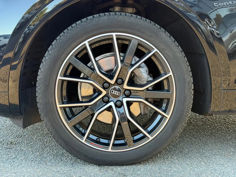 Photo de la voiture AUDI Q5 SPORTBACK 35 TDI 163 S tronic 7 S line
