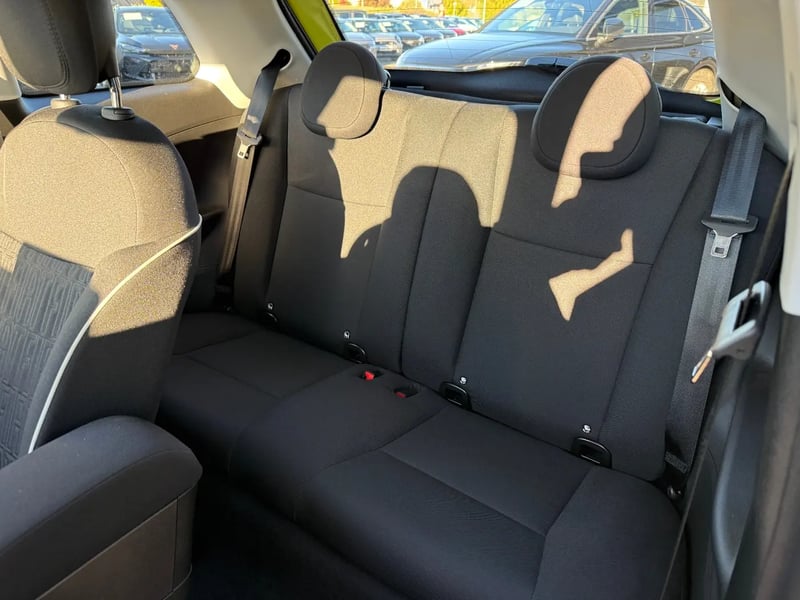Photo de la voiture FIAT 500e BERLINE 500 e 95ch Pack Confort MY24 JAUNE