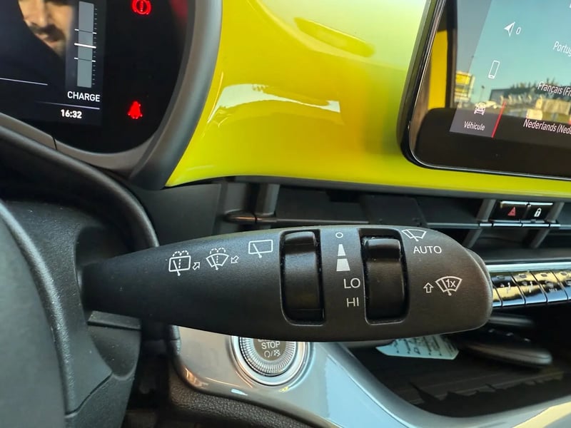 Photo de la voiture FIAT 500e BERLINE 500 e 95ch Pack Confort MY24 JAUNE