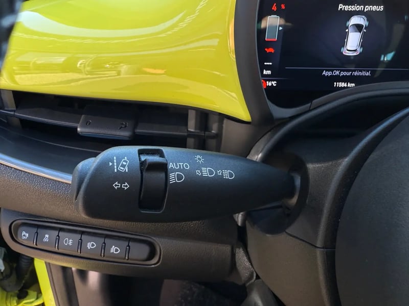 Photo de la voiture FIAT 500e BERLINE 500 e 95ch Pack Confort MY24 JAUNE