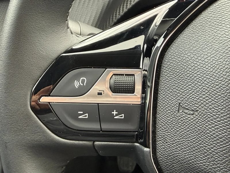 Photo de la voiture PEUGEOT 208 100 S&S BVM6 Allure