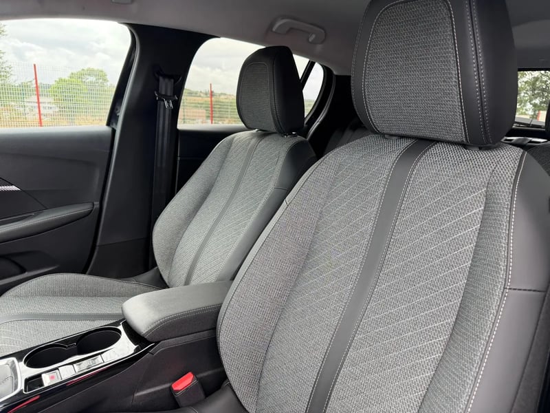 Photo de la voiture PEUGEOT 208 100 S&S BVM6 Allure