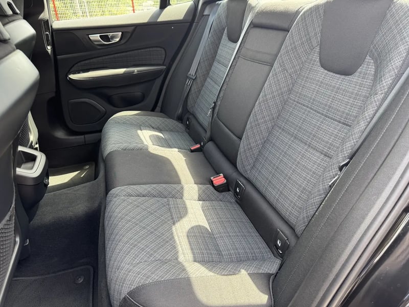 Photo de la voiture VOLVO S60 B4 197 ch DCT7 Core+ - 4P