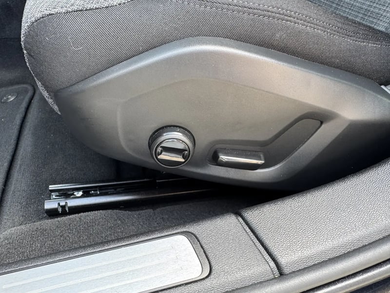 Photo de la voiture VOLVO S60 B4 197 ch DCT7 Core+ - 4P