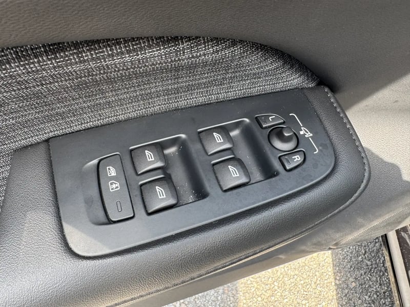 Photo de la voiture VOLVO S60 B4 197 ch DCT7 Core+ - 4P