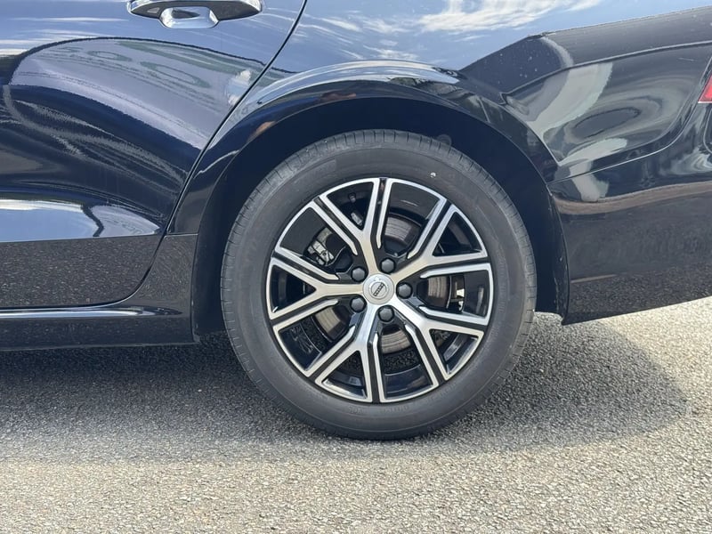 Photo de la voiture VOLVO S60 B4 197 ch DCT7 Core+ - 4P