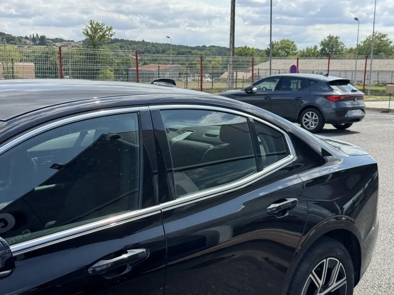 Photo de la voiture VOLVO S60 B4 197 ch DCT7 Core+ - 4P