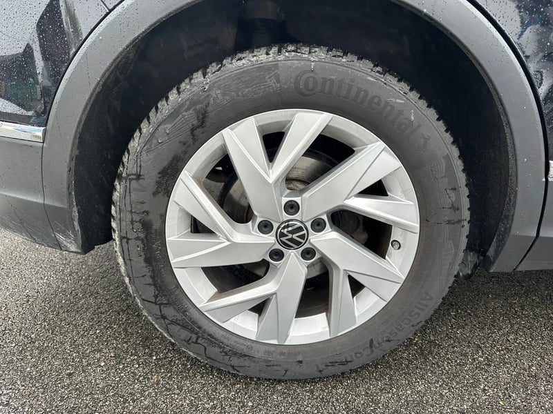 Photo de la voiture VOLKSWAGEN TIGUAN 1.5 TSI 150ch DSG7 Life Plus