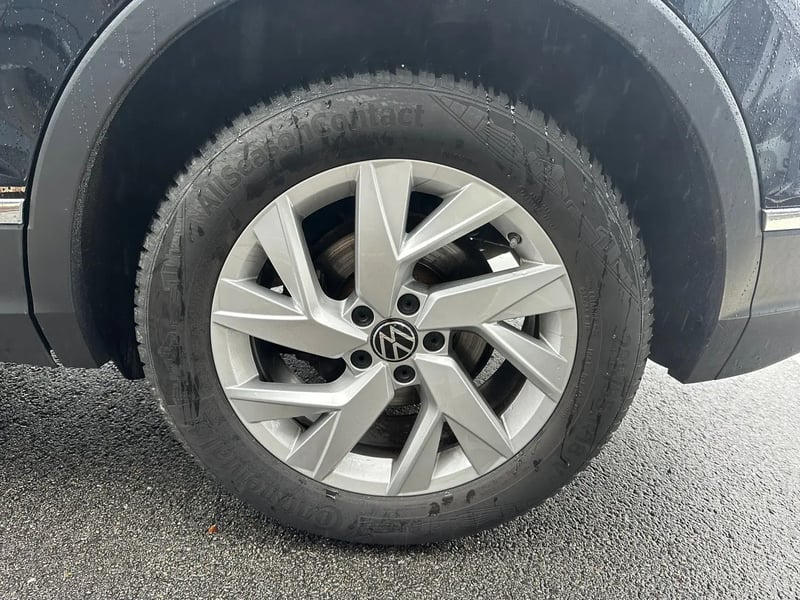 Photo de la voiture VOLKSWAGEN TIGUAN 1.5 TSI 150ch DSG7 Life Plus