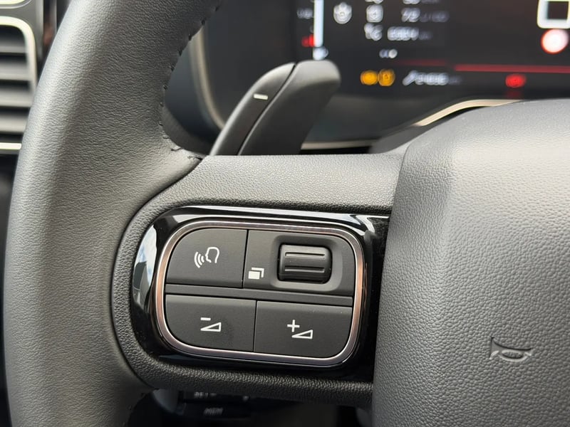 Photo de la voiture CITROEN C5 AIRCROSS Hybride 136 e-DCS6 Max