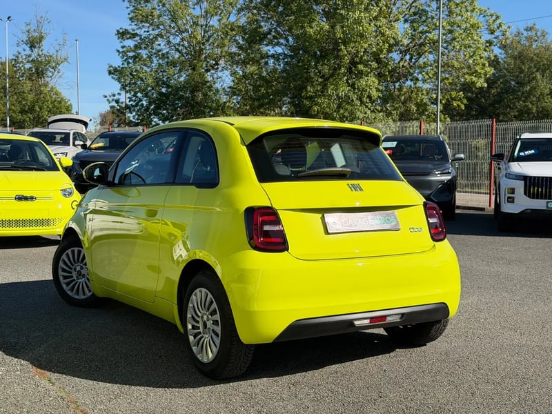 Photo de la voiture FIAT 500e BERLINE 500 e 95 ch Nouvelle 500