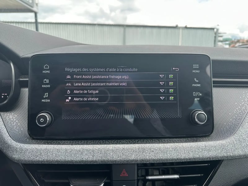 Photo de la voiture SKODA SCALA 1.0 TSI Evo 2 116 ch BVM6 Selection