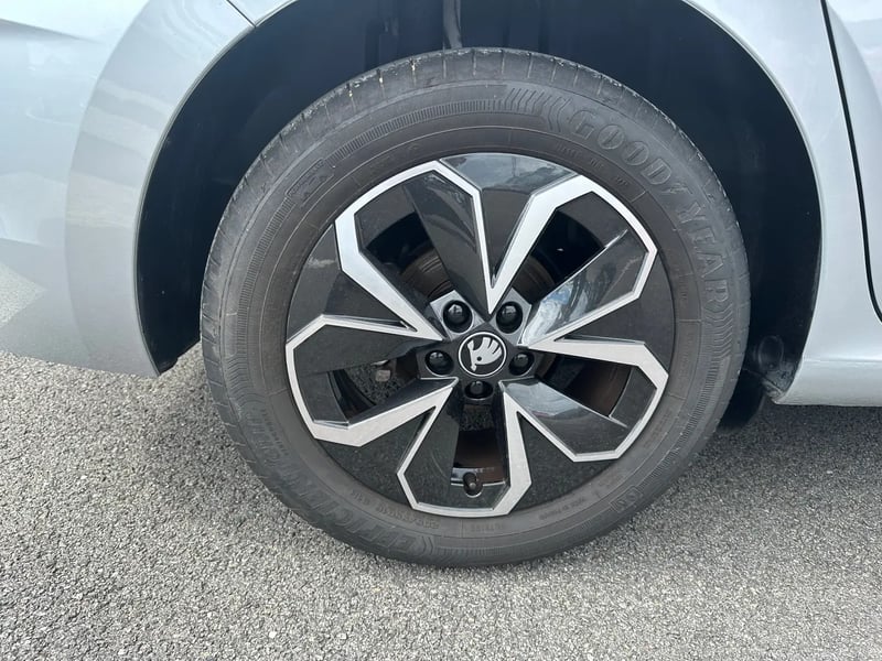 Photo de la voiture SKODA SCALA 1.0 TSI Evo 2 116 ch BVM6 Selection