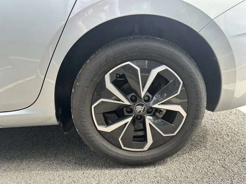 Photo de la voiture SKODA SCALA 1.0 TSI Evo 2 116 ch BVM6 Selection