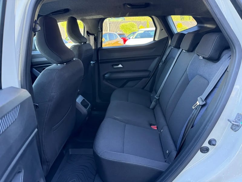 Photo de la voiture DACIA DUSTER TCe 130 4x2 Journey
