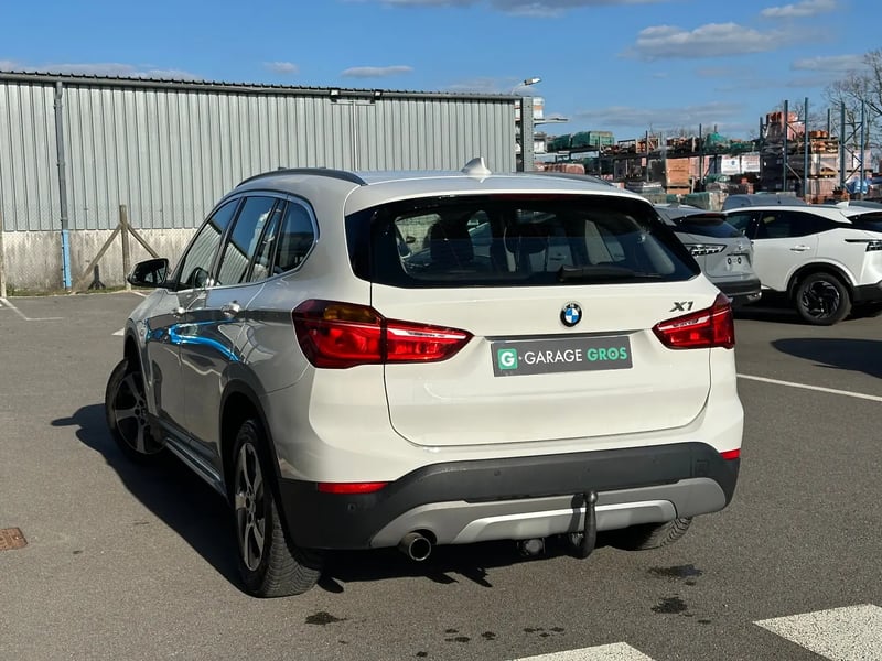 Photo de la voiture BMW X1 F48 sDrive 18i 136 ch BVA8 xLine