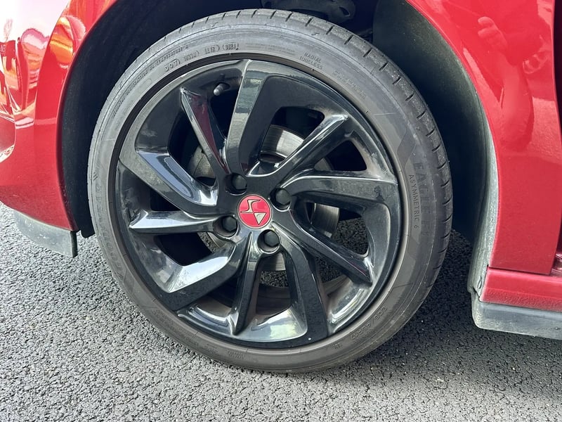 Photo de la voiture DS DS 3 PureTech 110 S&S BVM5 Performance Line