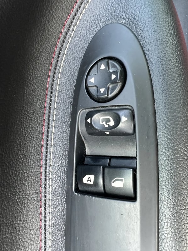 Photo de la voiture DS DS 3 PureTech 110 S&S BVM5 Performance Line