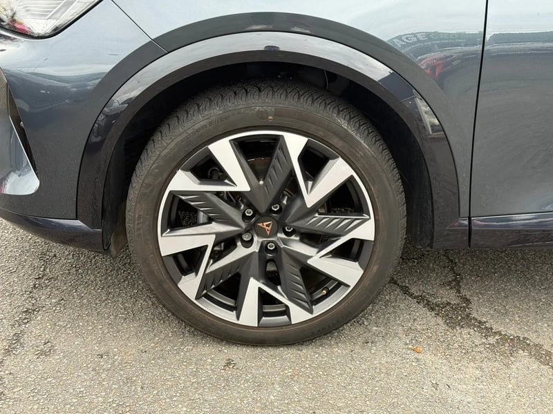 Photo de la voiture CUPRA FORMENTOR 1.5 eTSI Hybrid 150 ch DSG7 V