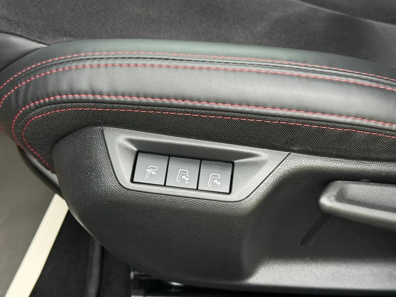 Photo de la voiture PEUGEOT 308 1.2 PureTech 130ch S&S BVM6 GT Line