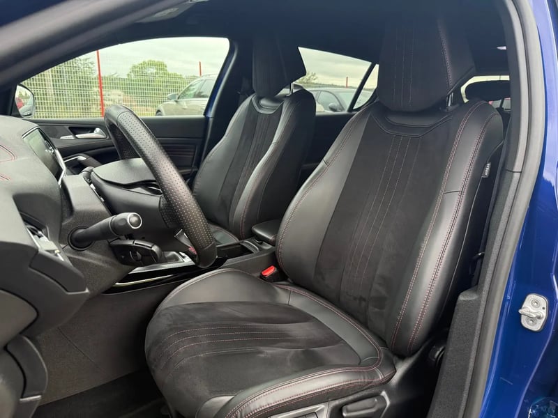 Photo de la voiture PEUGEOT 308 1.2 PureTech 130ch S&S BVM6 GT Line