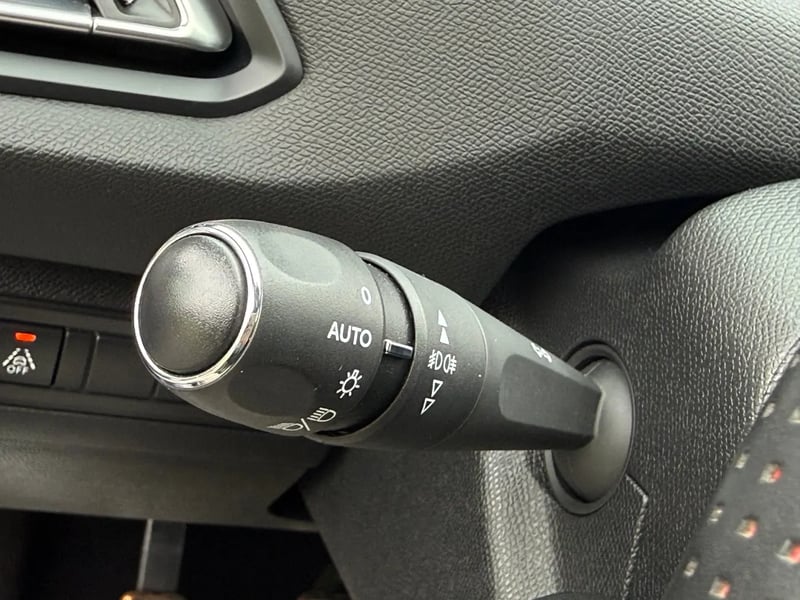 Photo de la voiture PEUGEOT 308 1.2 PureTech 130ch S&S BVM6 GT Line