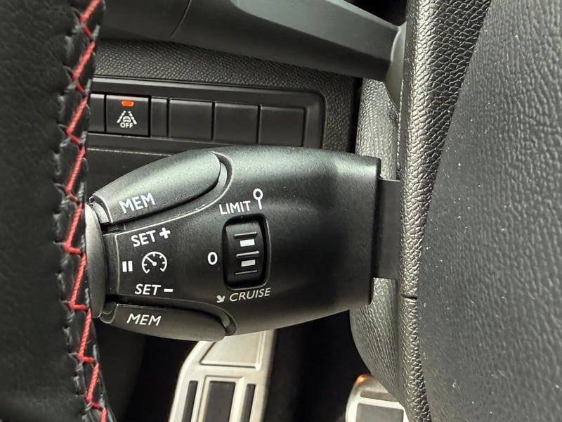 Photo de la voiture PEUGEOT 308 1.2 PureTech 130ch S&S BVM6 GT Line