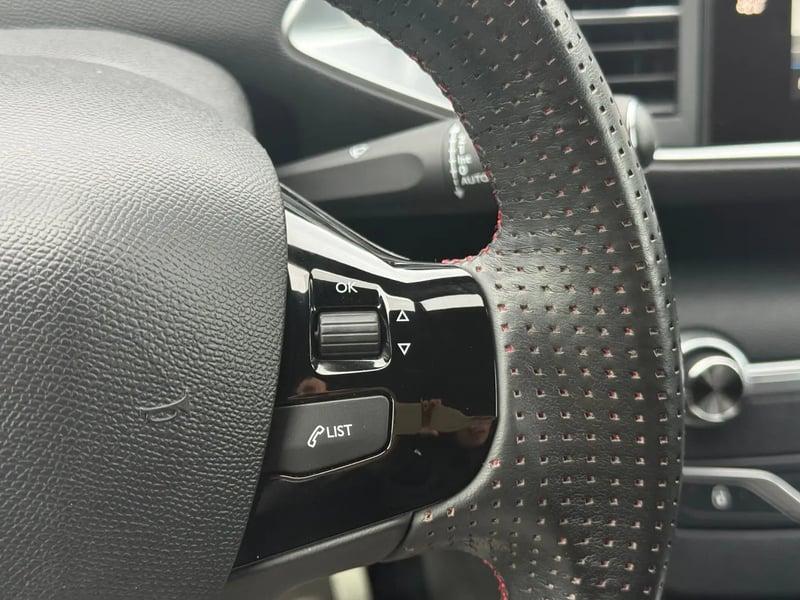 Photo de la voiture PEUGEOT 308 1.2 PureTech 130ch S&S BVM6 GT Line