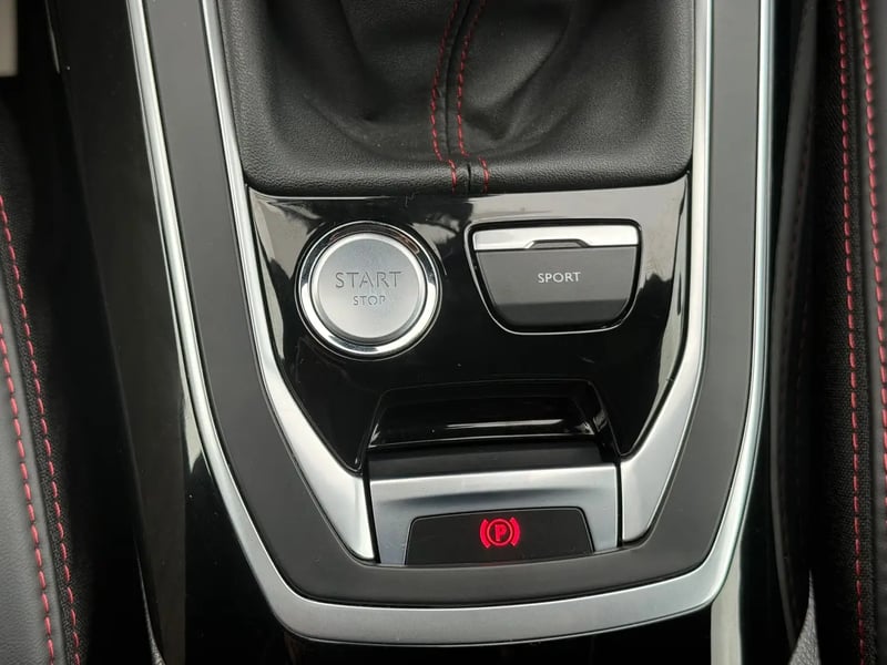 Photo de la voiture PEUGEOT 308 1.2 PureTech 130ch S&S BVM6 GT Line