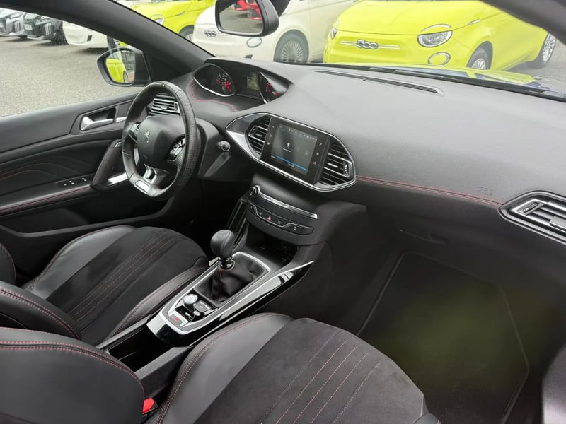 Photo de la voiture PEUGEOT 308 1.2 PureTech 130ch S&S BVM6 GT Line