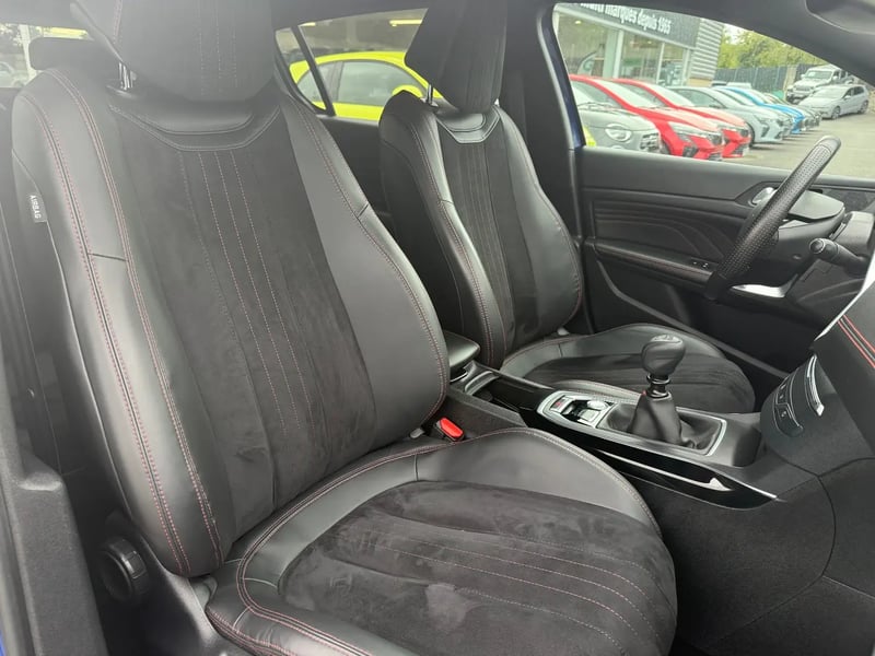 Photo de la voiture PEUGEOT 308 1.2 PureTech 130ch S&S BVM6 GT Line