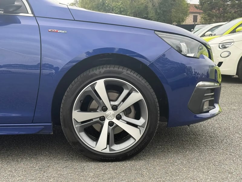Photo de la voiture PEUGEOT 308 1.2 PureTech 130ch S&S BVM6 GT Line