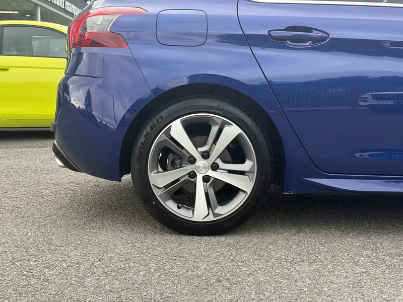 Photo de la voiture PEUGEOT 308 1.2 PureTech 130ch S&S BVM6 GT Line