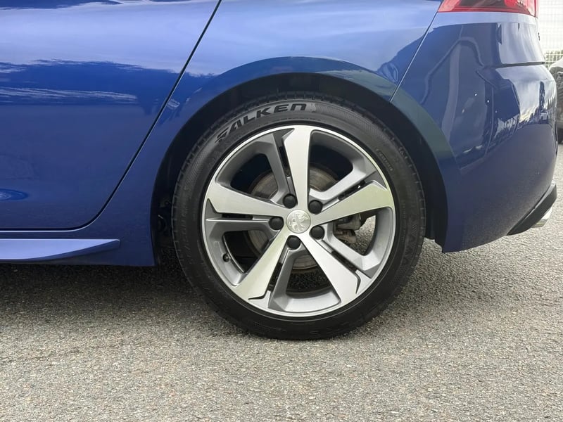 Photo de la voiture PEUGEOT 308 1.2 PureTech 130ch S&S BVM6 GT Line
