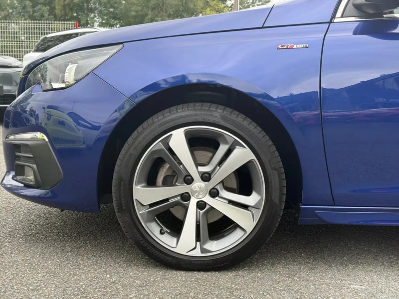 Photo de la voiture PEUGEOT 308 1.2 PureTech 130ch S&S BVM6 GT Line