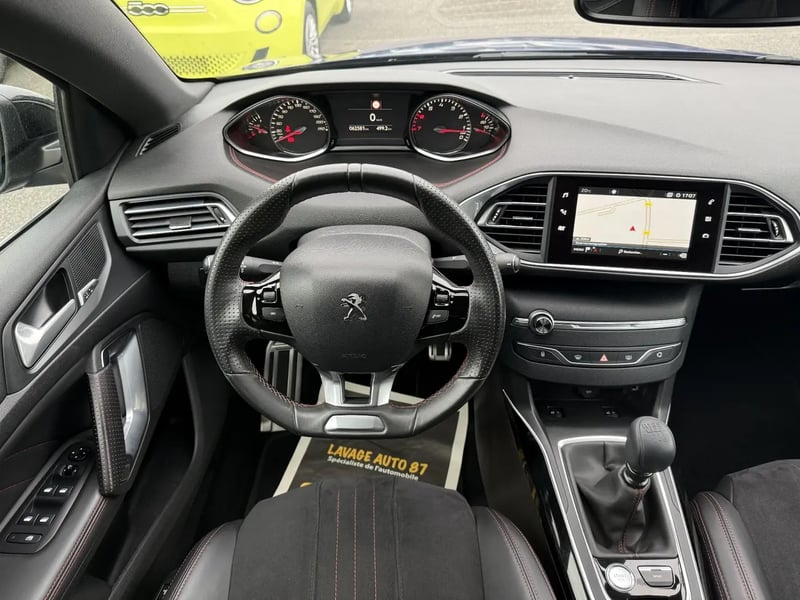 Photo de la voiture PEUGEOT 308 1.2 PureTech 130ch S&S BVM6 GT Line