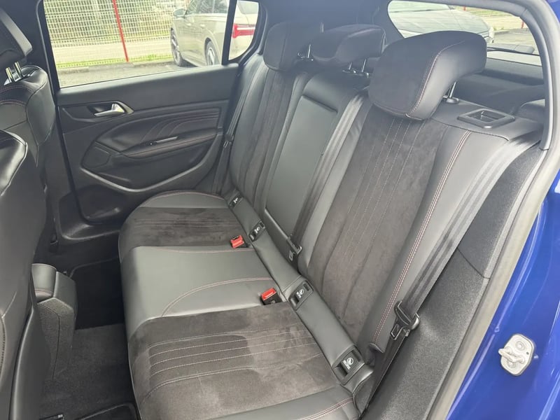 Photo de la voiture PEUGEOT 308 1.2 PureTech 130ch S&S BVM6 GT Line