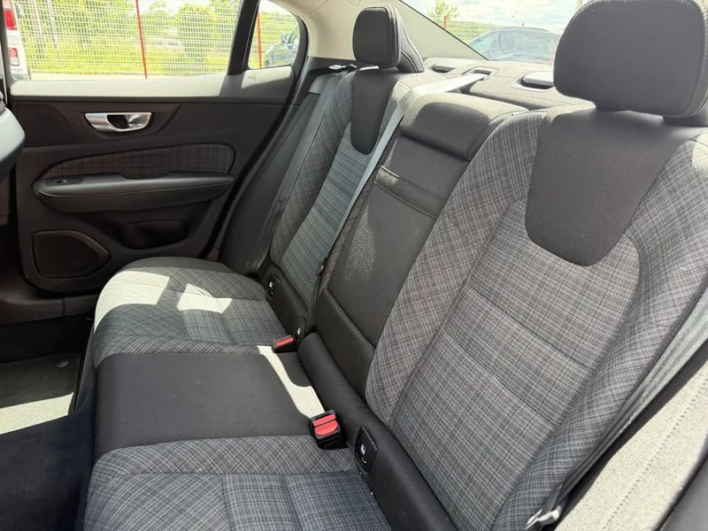 Photo de la voiture VOLVO S60 B4 197 ch DCT7 Start