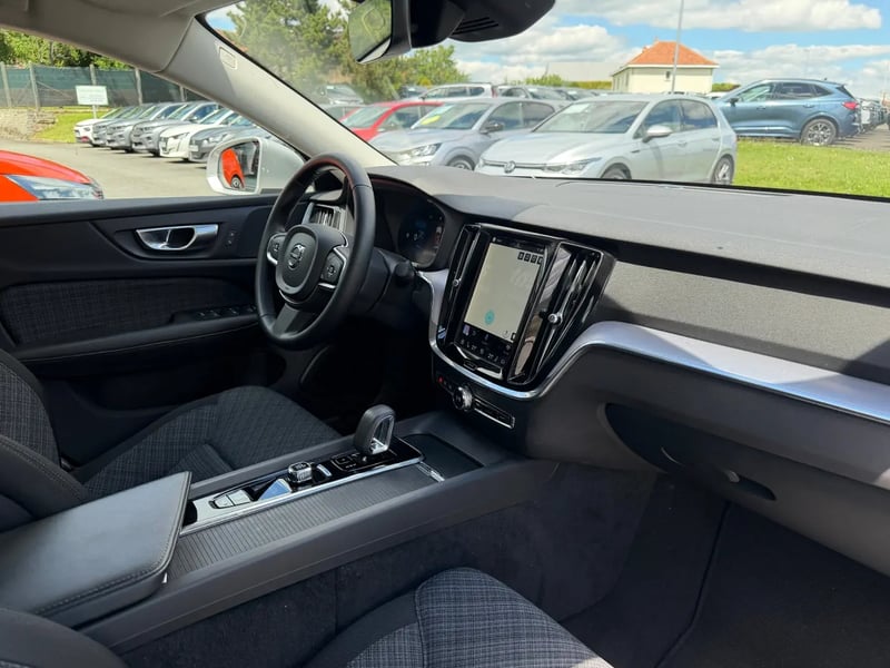 Photo de la voiture VOLVO S60 B4 197 ch DCT7 Start