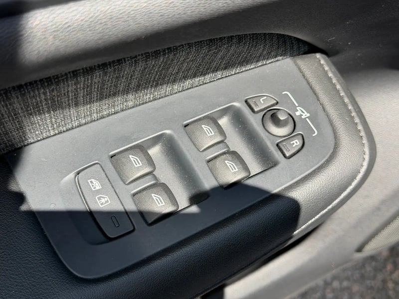 Photo de la voiture VOLVO S60 B4 197 ch DCT7 Start
