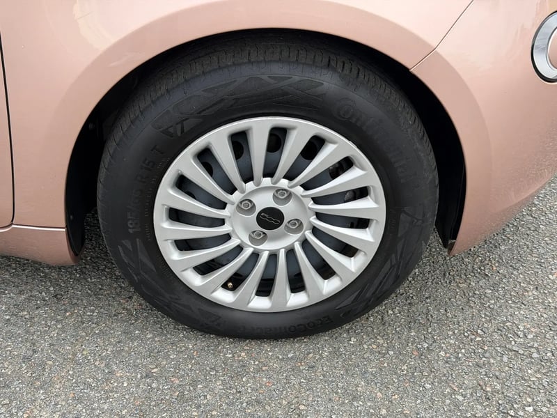 Photo de la voiture FIAT 500e BERLINE 500 e 118 ch Nouvelle 500