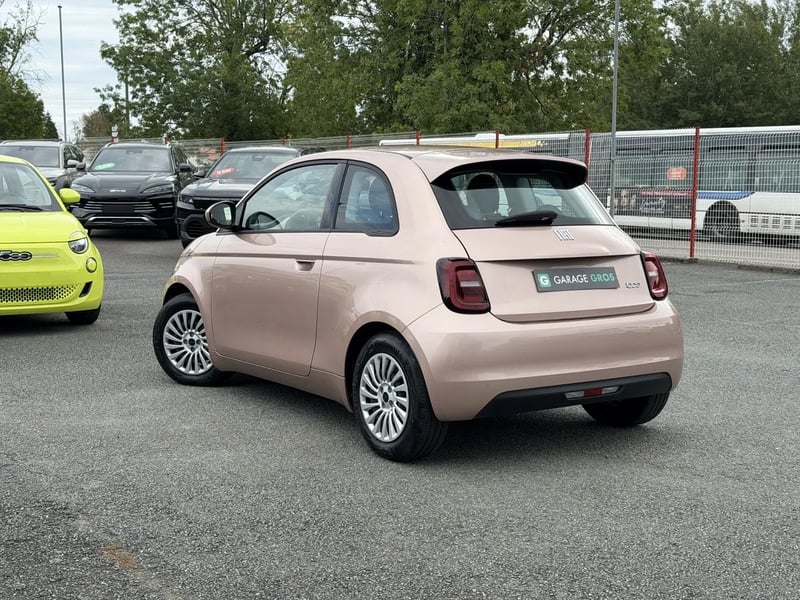 Photo de la voiture FIAT 500e BERLINE 500 e 118 ch Nouvelle 500