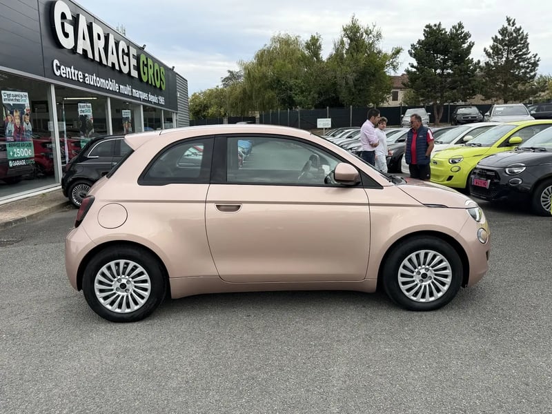 Photo de la voiture FIAT 500e BERLINE 500 e 118 ch Nouvelle 500