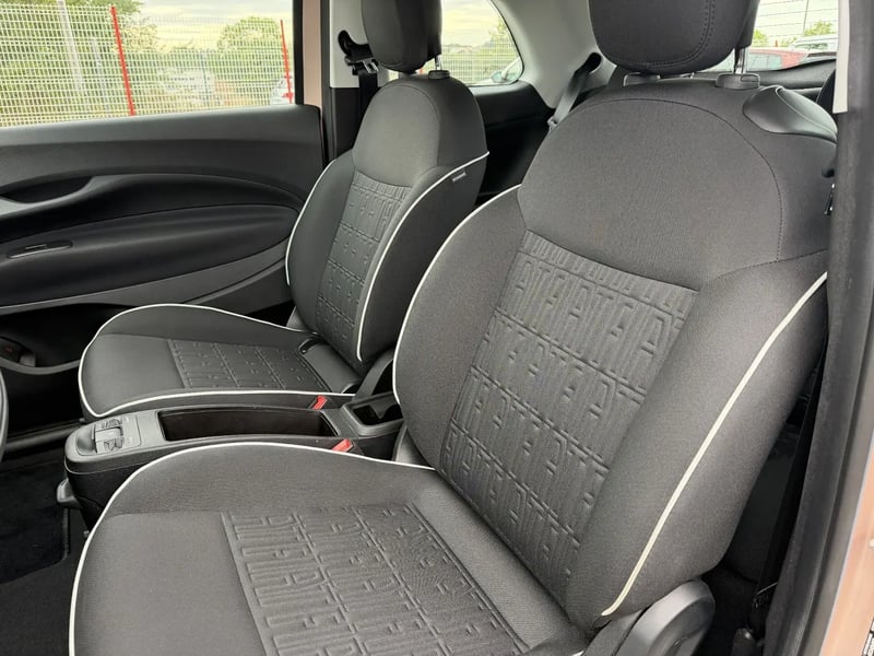 Photo de la voiture FIAT 500e BERLINE 500 e 118 ch Nouvelle 500