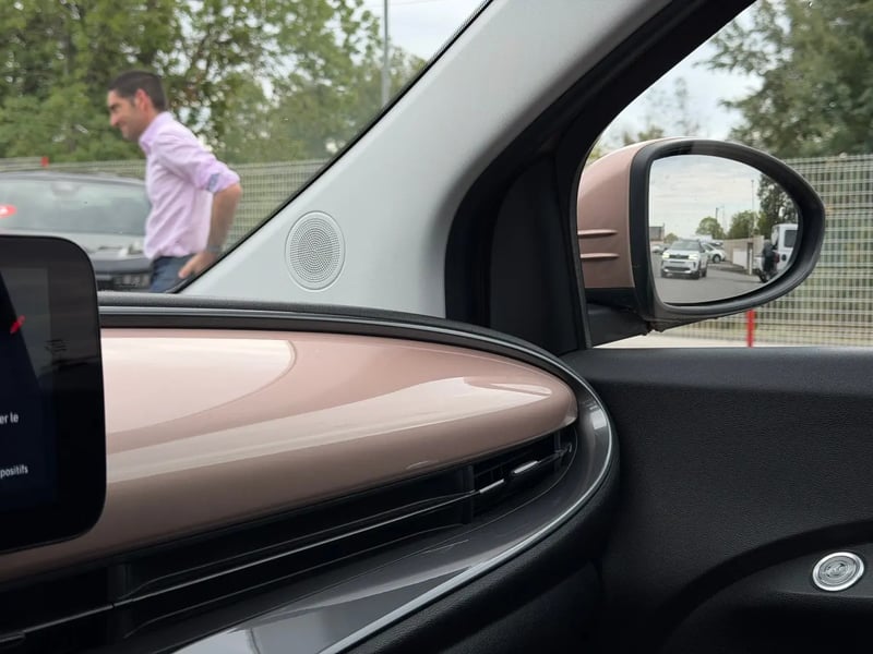 Photo de la voiture FIAT 500e BERLINE 500 e 118 ch Nouvelle 500