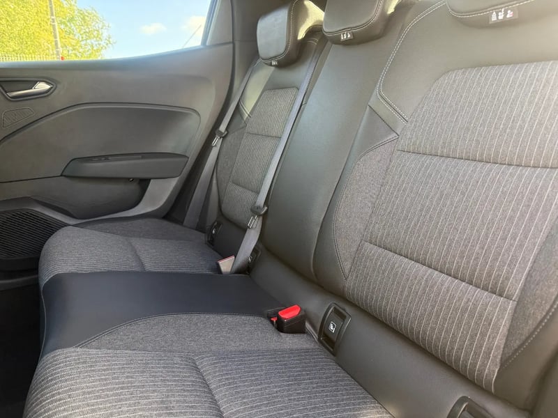 Photo de la voiture RENAULT CLIO V TCe 90 Techno