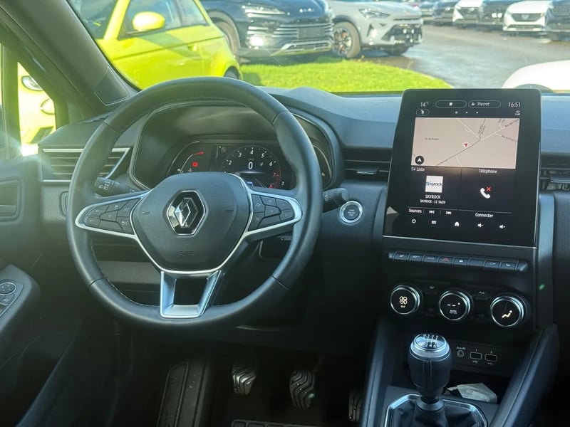 Photo de la voiture RENAULT CLIO V TCe 90 Techno