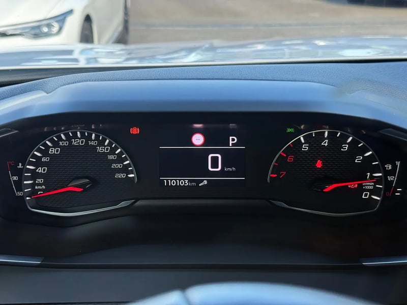 Photo de la voiture PEUGEOT 2008 BlueHDi 130 S&S EAT8 Allure